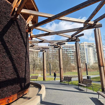 Apartament Wsrod 1000Cy Swiatel - Z Parkingiem W Hali Garazowej- Duzy Balkon Z Lezakami - Piekny Widok Noca Na Panorame Tysiaclecia Катовице Екстериор снимка