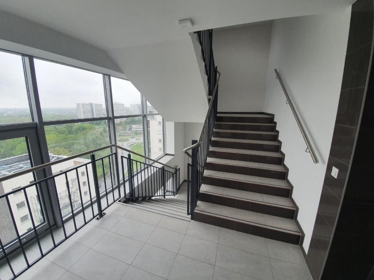 Apartament Wsrod 1000Cy Swiatel - Z Parkingiem W Hali Garazowej- Duzy Balkon Z Lezakami - Piekny Widok Noca Na Panorame Tysiaclecia Катовице Екстериор снимка