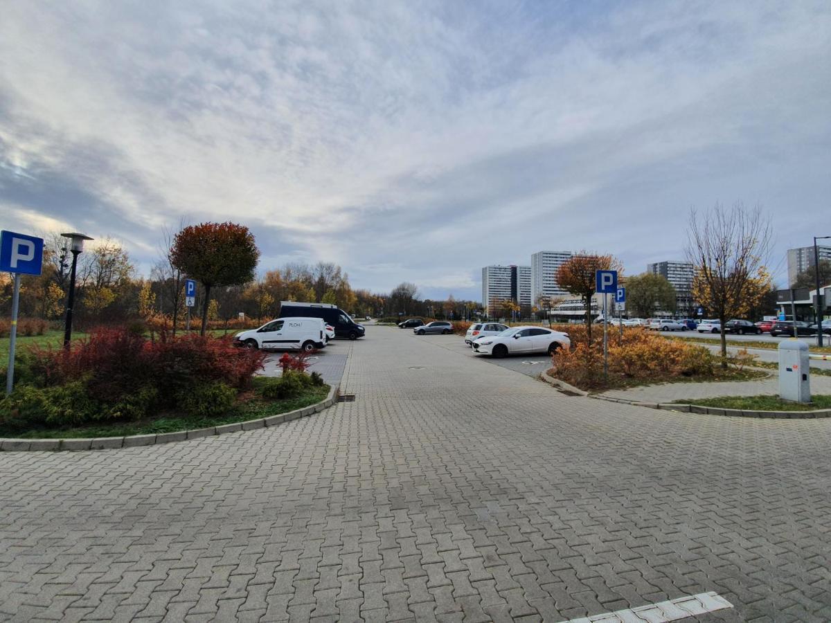 Apartament Wsrod 1000Cy Swiatel - Z Parkingiem W Hali Garazowej- Duzy Balkon Z Lezakami - Piekny Widok Noca Na Panorame Tysiaclecia Катовице Екстериор снимка
