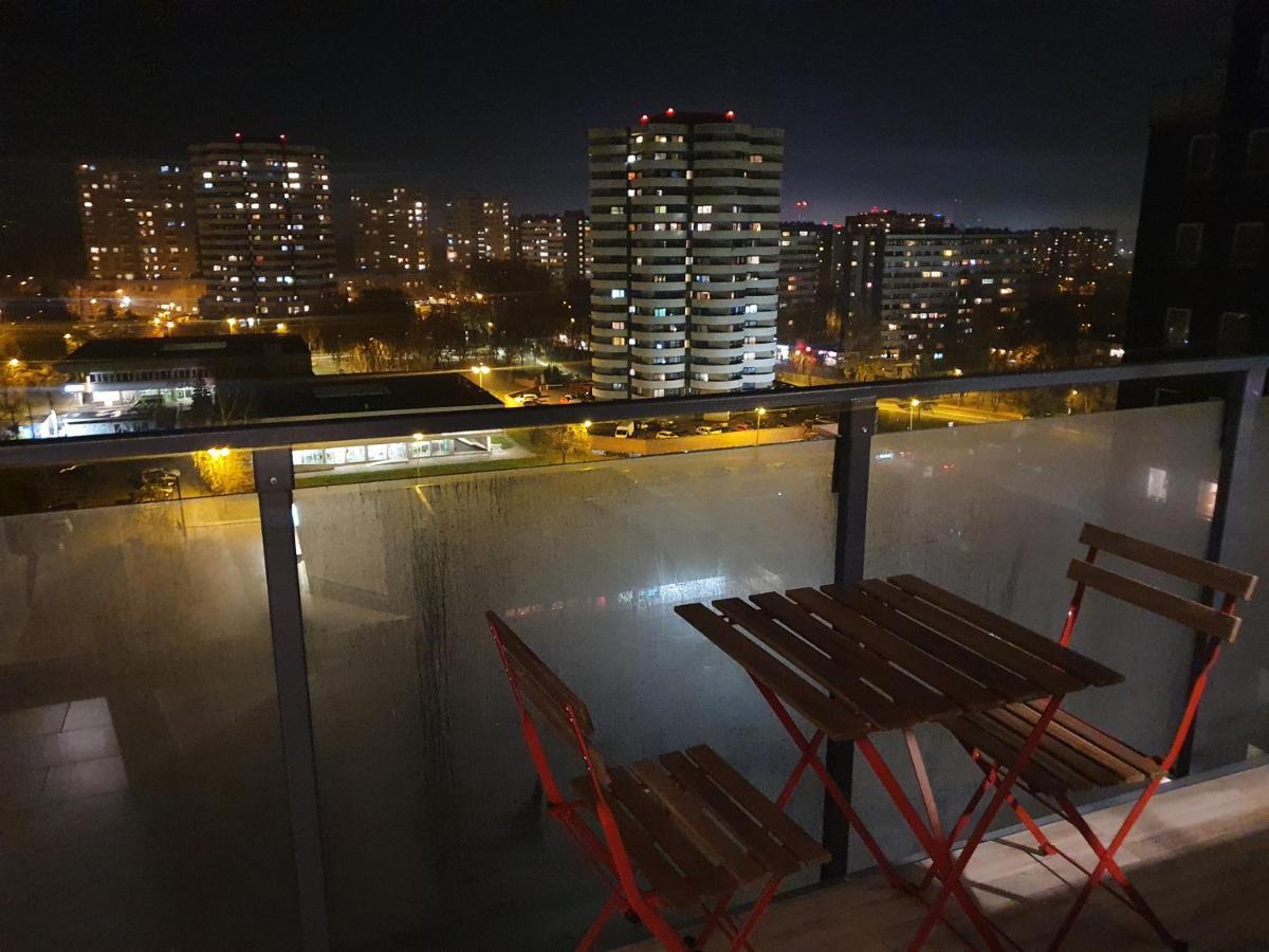 Apartament Wsrod 1000Cy Swiatel - Z Parkingiem W Hali Garazowej- Duzy Balkon Z Lezakami - Piekny Widok Noca Na Panorame Tysiaclecia Катовице Екстериор снимка